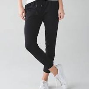 Lululemon Black Jet Crop Slim Size 8